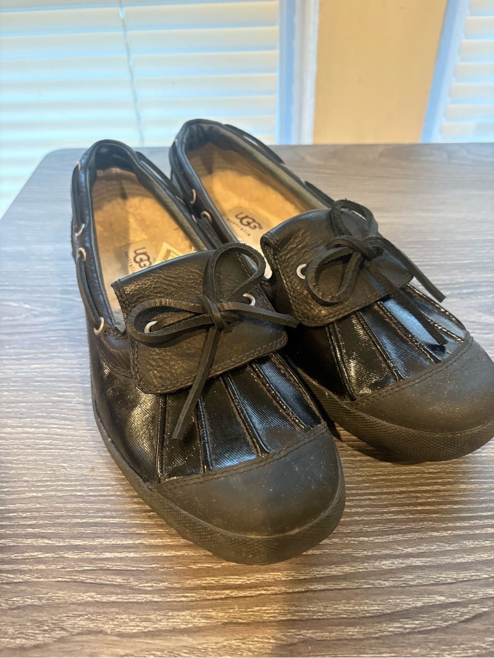 UGG Australia Ashdale Black Patent Leather Loafer Duck Shoes Shearling Lined 8
